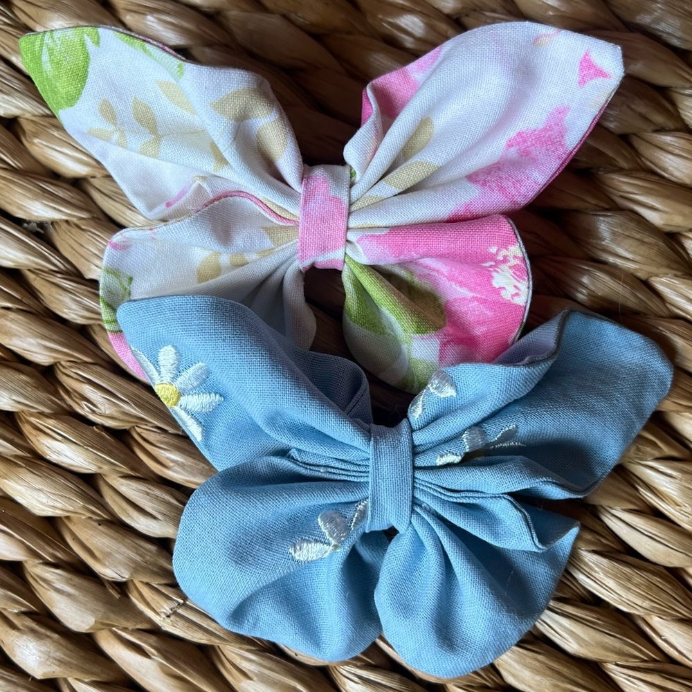 2 NEW Hair Bows floral flower White    Hair Clips 4.5in to 5in size